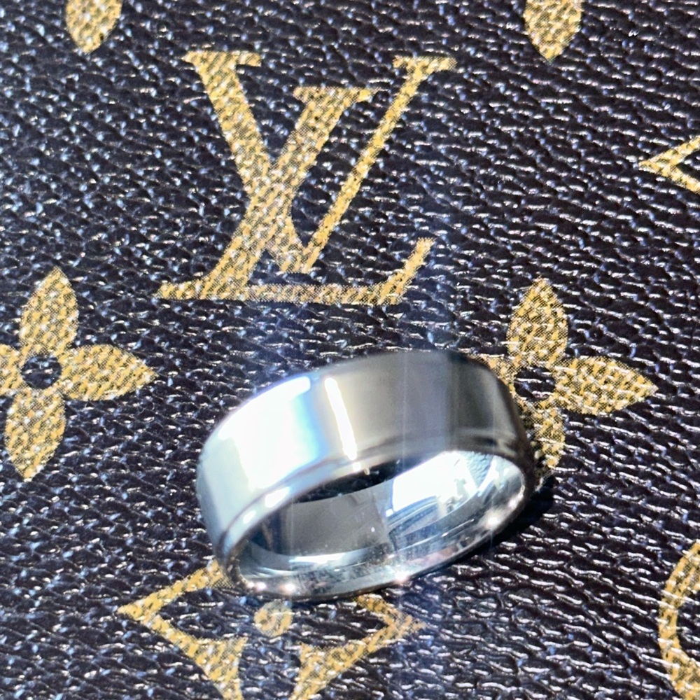 Perfectly Designed Titanium Cobalt Steel Ring Polished Silver Finish Size 10